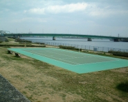 柳原緑地テニスコートの写真