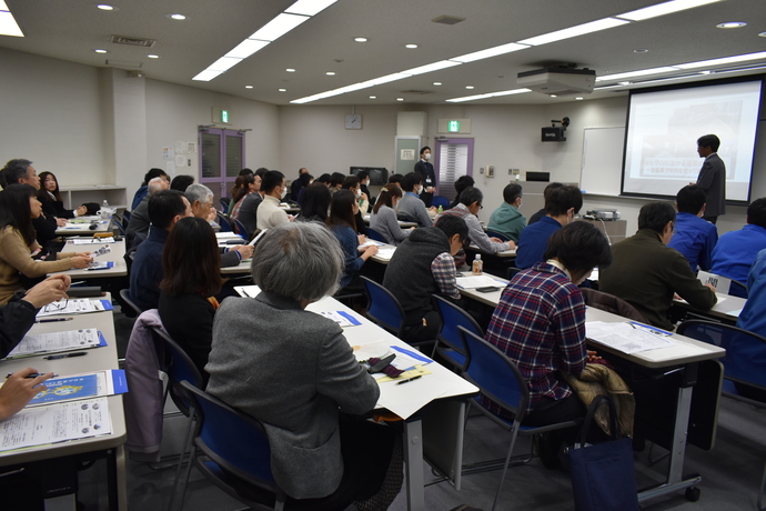 写真、講座の様子