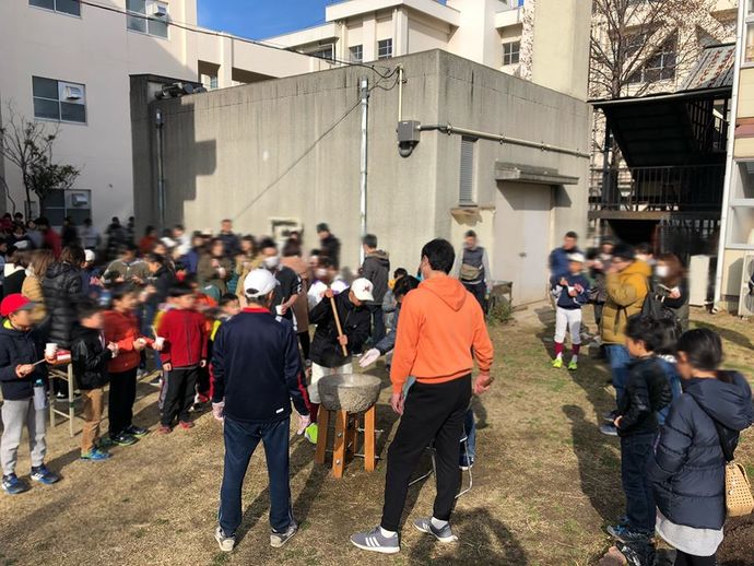 お餅つきの様子