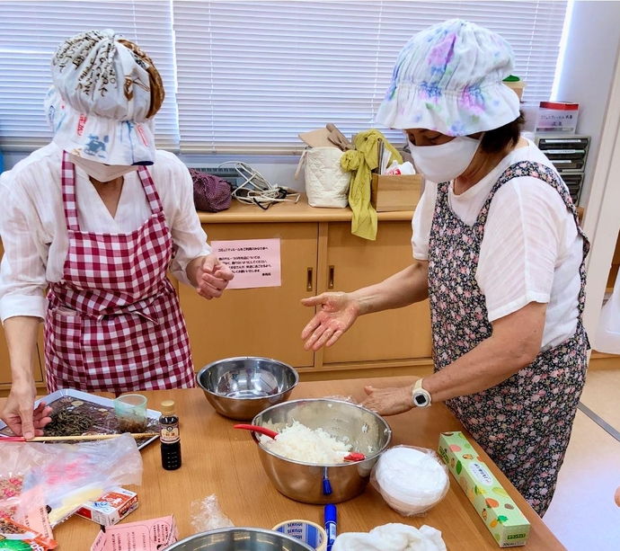 こどもご飯に協力いただいた健康増進グループすみれ会のみなさん