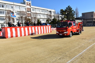 車両行進