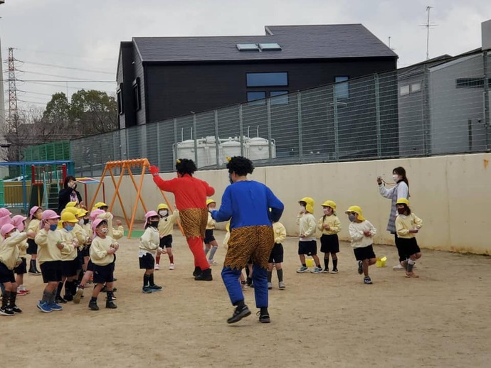 武庫幼稚園の豆まきの様子