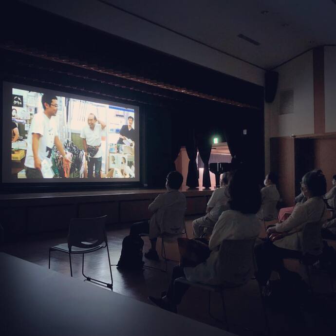 「まちの本屋」上映会