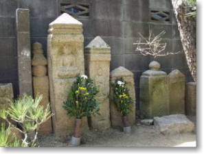 東光寺境内石造物群