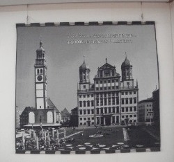 市役所南館2階のタペストリー