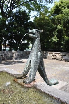 庄下川公園のグリフィンの噴水