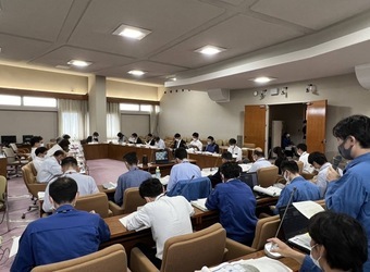 第6回尼崎市都市計画審議会の様子