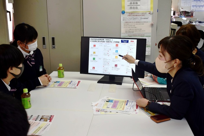 小田中学校の生徒によるあまがさきSDGsパートナー企業訪問の様子2