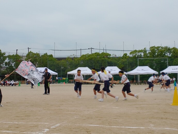 日新中学校の体育大会の様子の写真