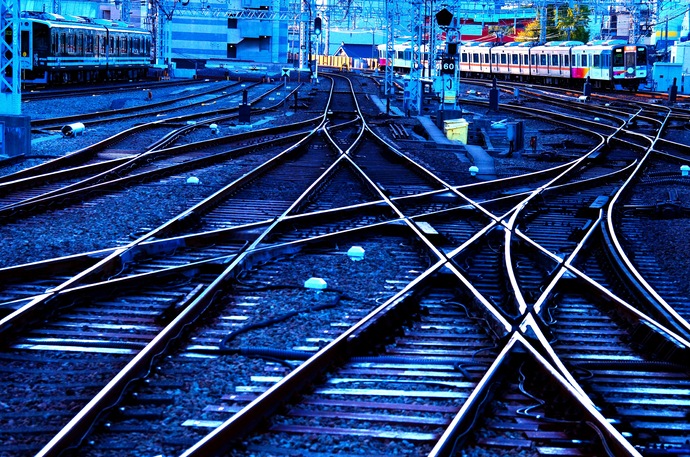 線路がアートな尼崎