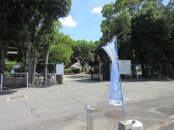 リンリンステーション（自転車休憩所）の目印の旗