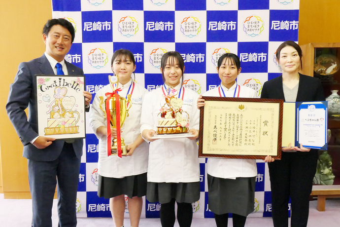 市長表敬の記念写真