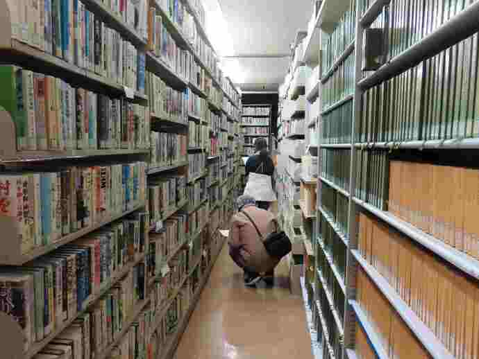 大人の図書館ツアーの写真
