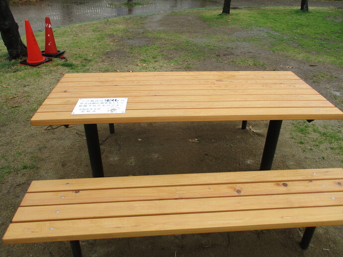 木製テーブルベンチ