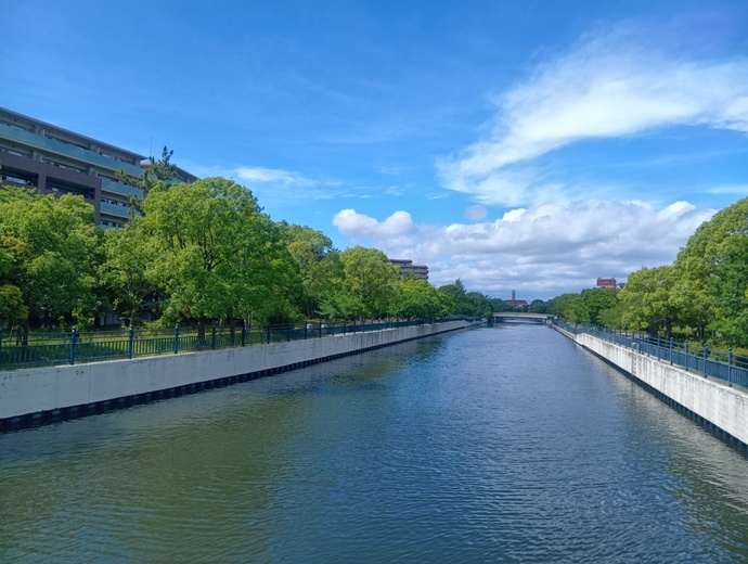 明倫橋から蓬川を見た景色